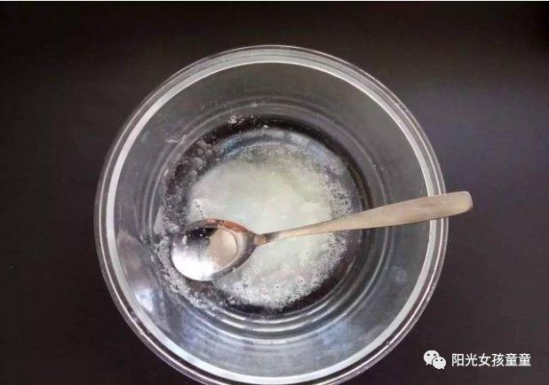 纱窗清洁工具_吸尘器清洁窗纱方法_清洁窗纱技巧