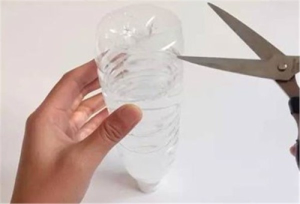 马桶节水改造_马桶节水_巧用塑料瓶