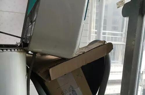 滚筒洗衣机清洗方法_波轮洗衣机拆卸清洗步骤_洗衣机清洁步骤