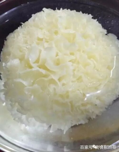 冬天银耳汤做法_银耳泡发时长_银耳汤出胶技巧