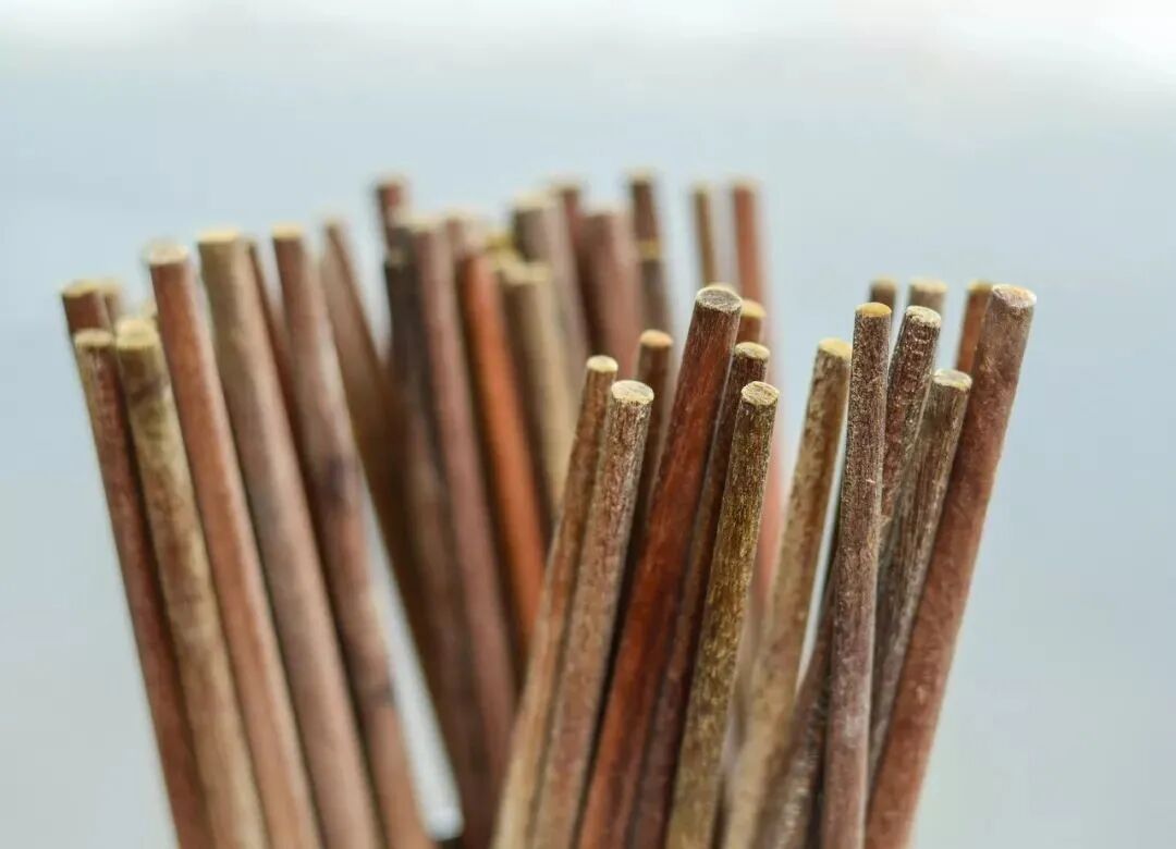 幽门螺旋杆菌传播途径_筷子使用不当招癌_筷子材质对比