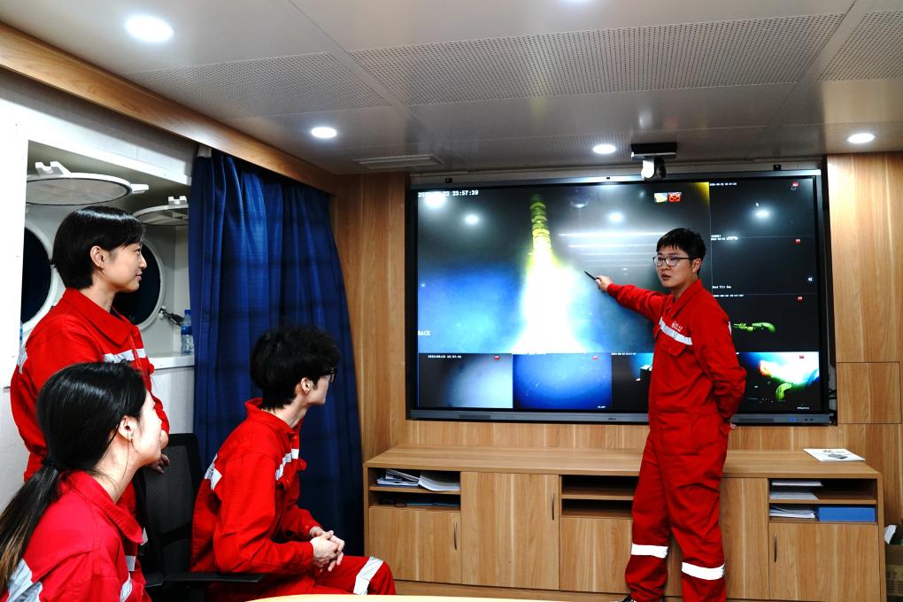 自主研制ROV 海琴号 深海科考应用_深海科技探测成果_6000米级深海无人遥控潜水器 海琴号 海试