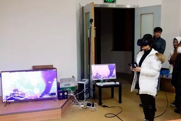 VR虚拟现实设备来锦江  带你体验新视角 | 星尘资源网