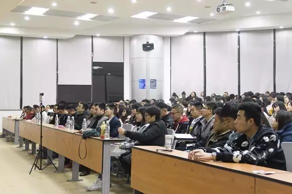 VR虚拟现实设备体验_虚拟现实设备评测_VR讲座现场活动