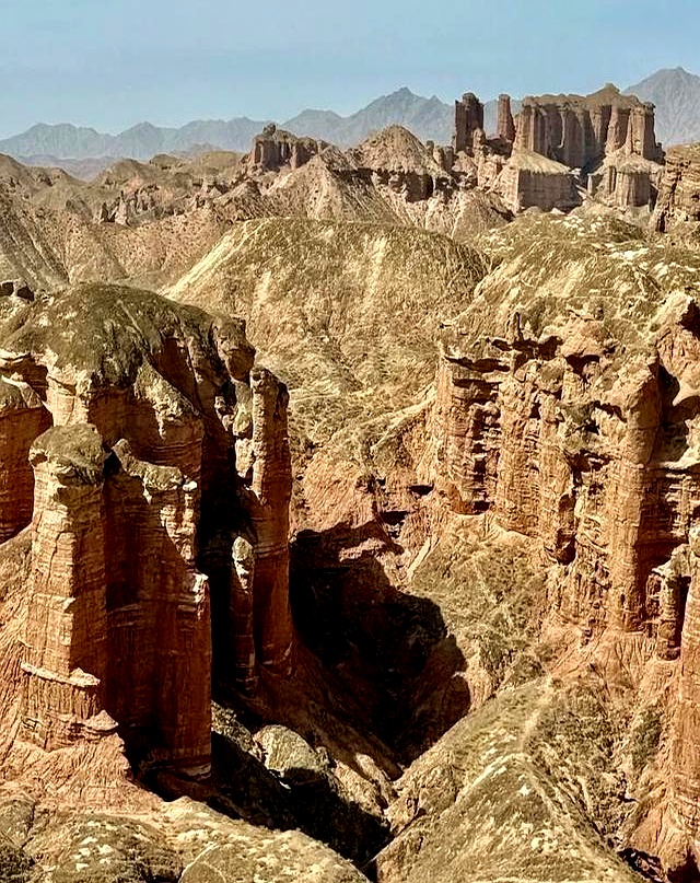 张掖七彩丹霞夜游攻略_张掖丹霞门票_张掖平山湖巴尔斯雪山自驾游