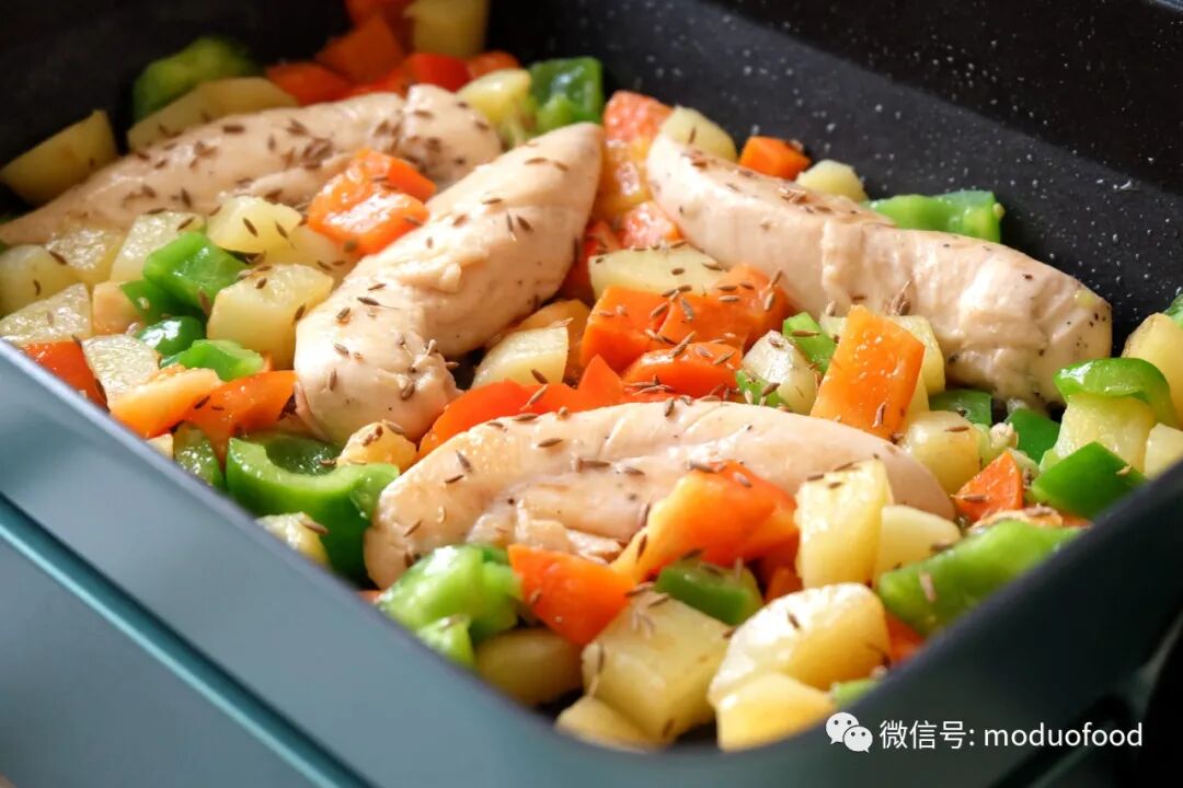 低脂健康鸡肉做法_香煎土豆鸡胸肉食谱_低脂高蛋白食谱