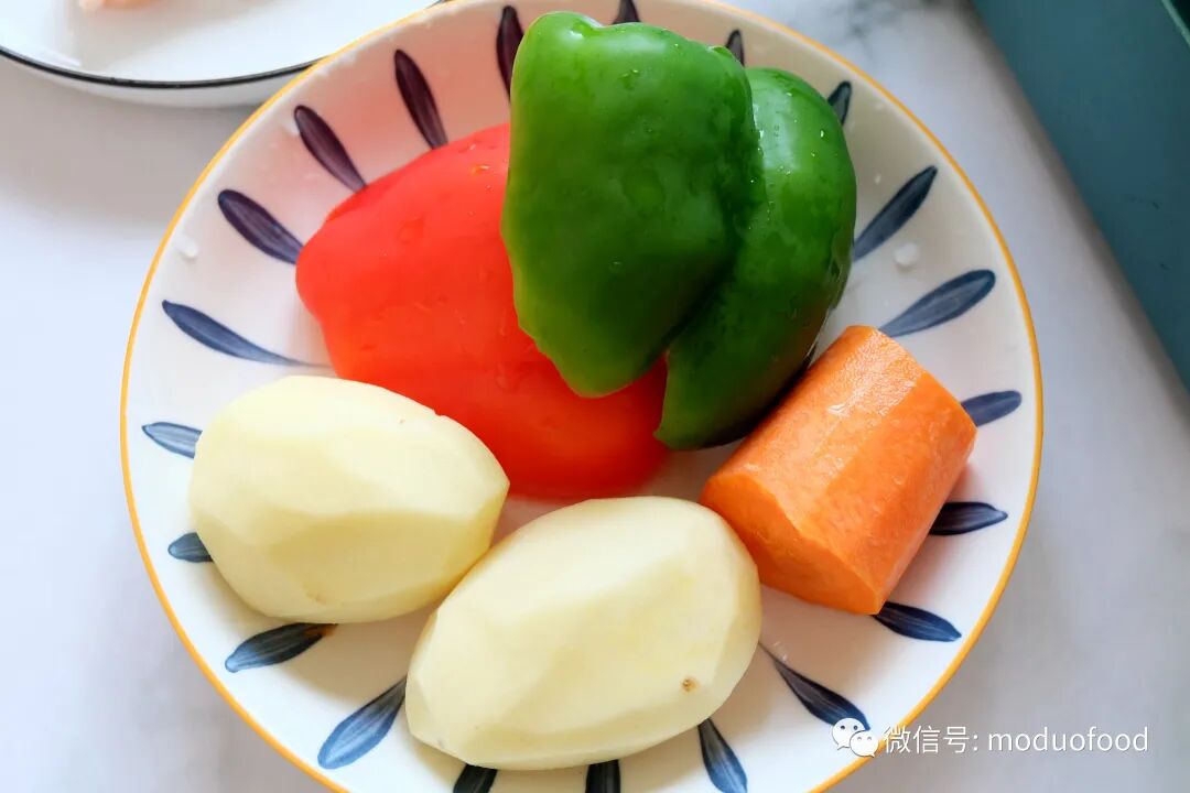 香煎土豆鸡胸肉食谱_低脂高蛋白食谱_低脂健康鸡肉做法