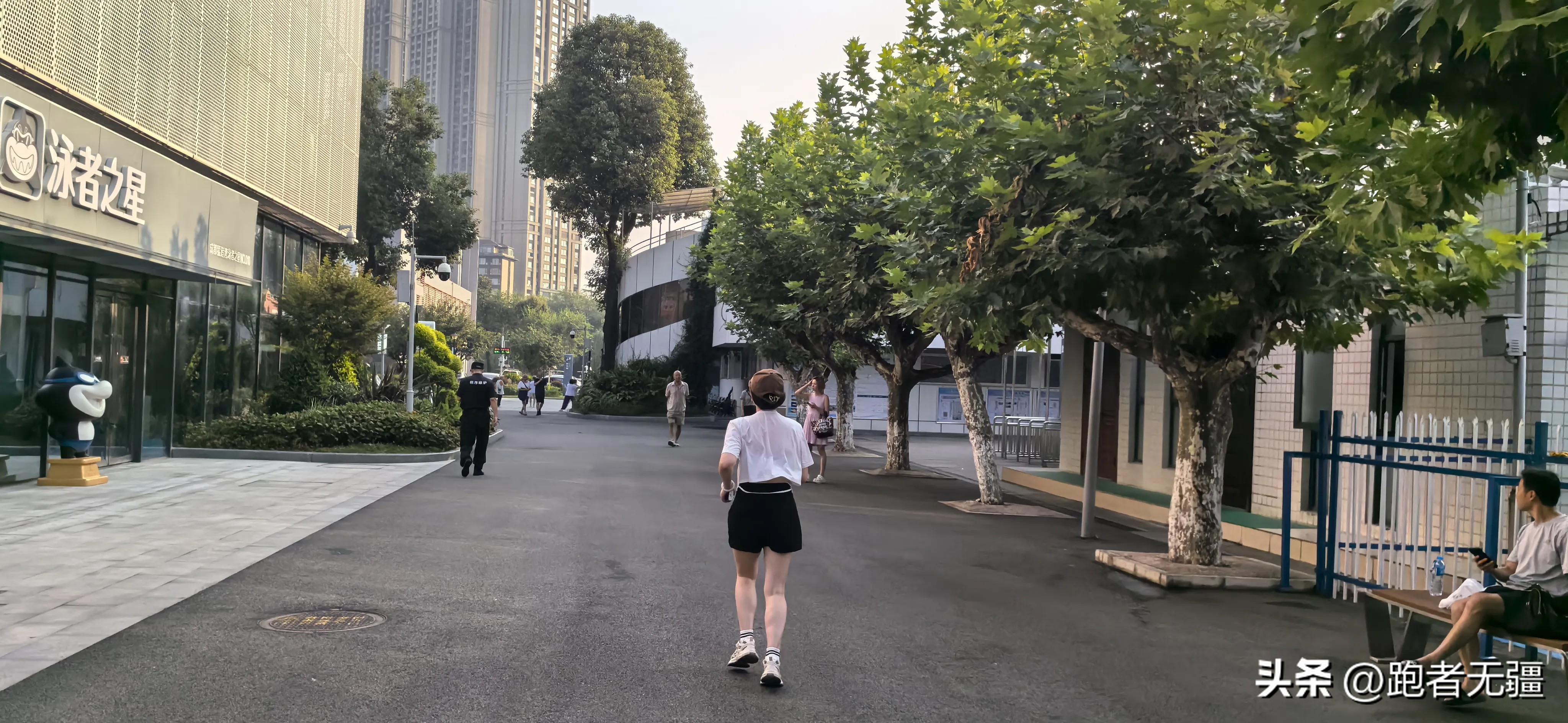 拉伸热身步骤_跑后拉伸重要性_跑步热身误区
