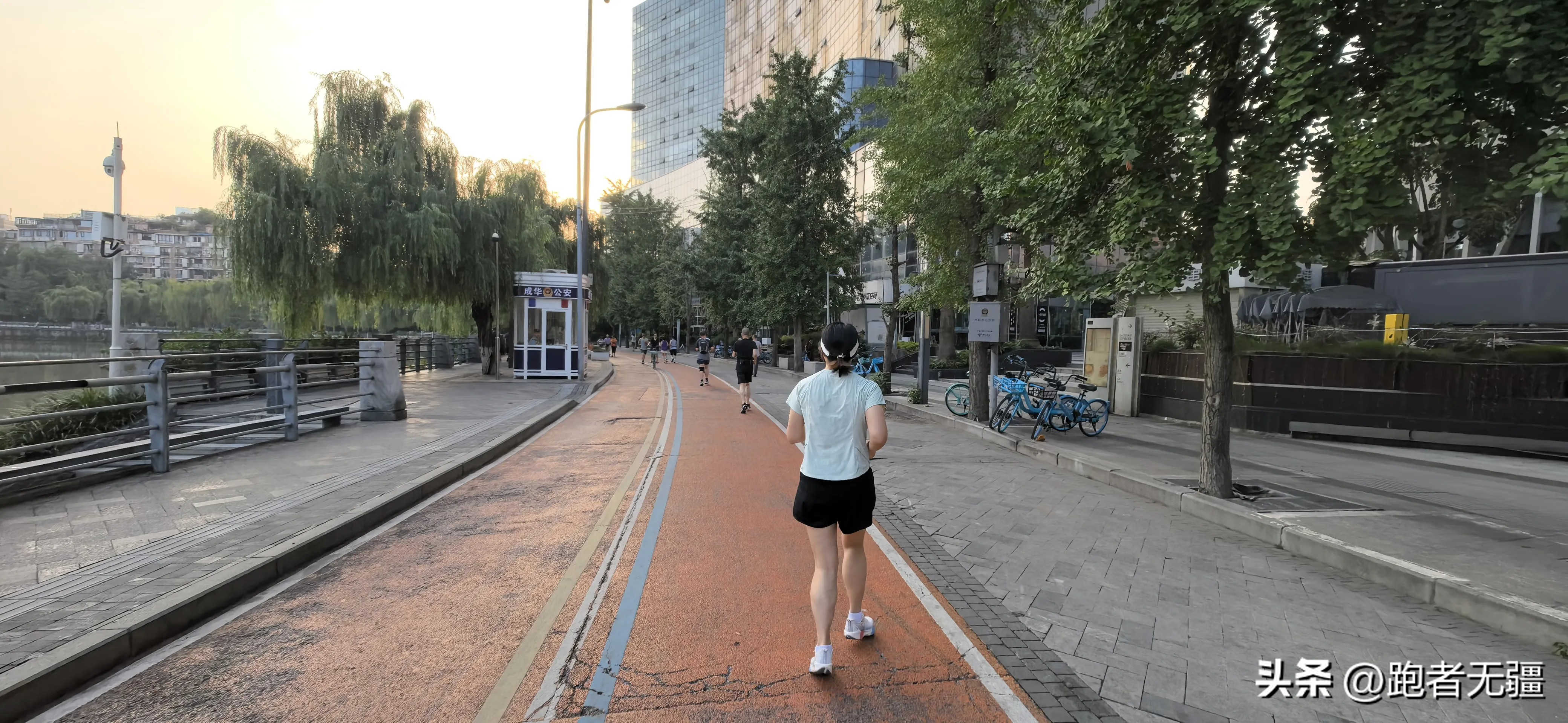 跑步热身误区_拉伸热身步骤_跑后拉伸重要性