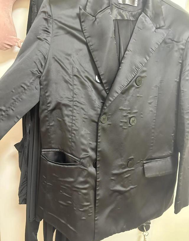 羽绒服清洗误区_机洗羽绒服避坑指南_羽绒服高速甩干危害