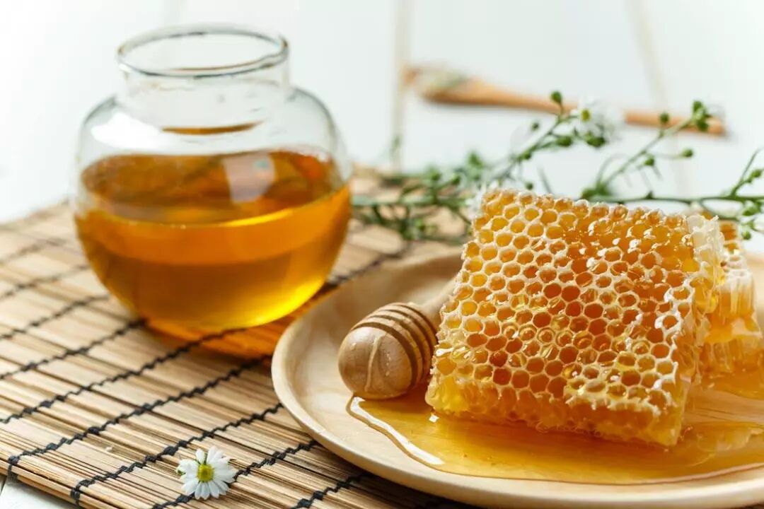 如何鉴别真假蜂蜜_蜂蜜功效与作用_蜂蜜真假鉴别
