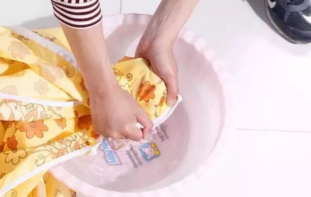 衣服泛黄用白醋_衣物顽固污渍去除法_顽固污渍用柠檬
