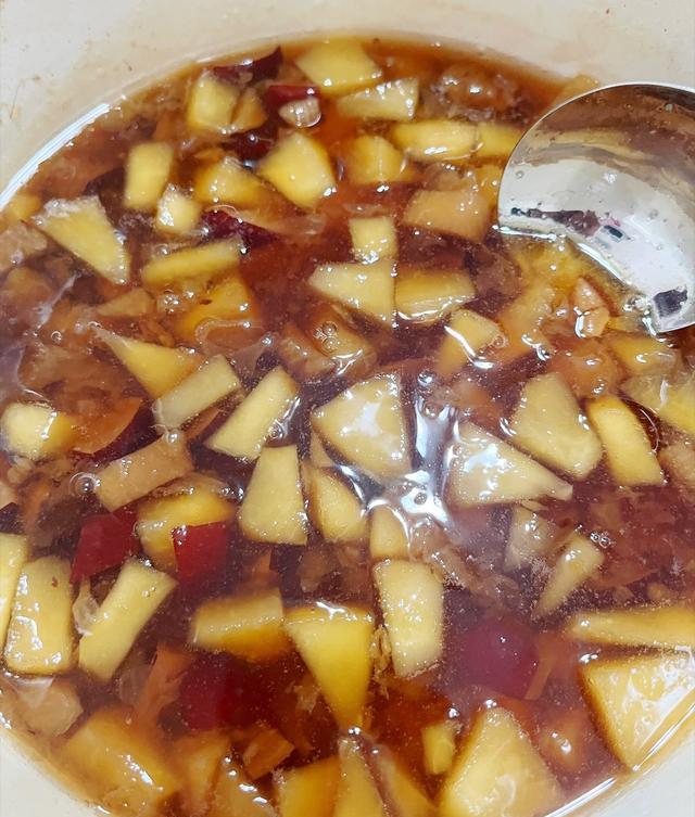 红糖银耳汤_老红糖润肺食谱_红糖结块处理