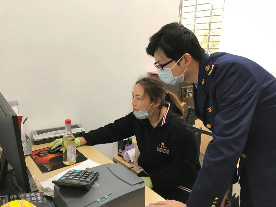 坚果炒货食品安全_春节坚果选购指南_坚果防潮技巧