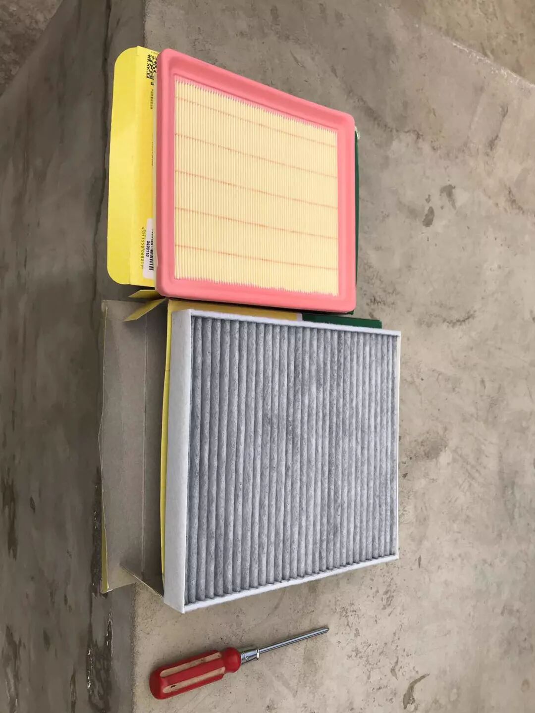 空调滤芯更换_汽车易损件消耗品保质期关注_斯柯达明锐DIY更换空调滤芯和空气滤芯步骤