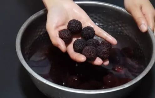 杨梅挑选方法_杨梅清洗方法_端午节杨梅怎么洗才干净