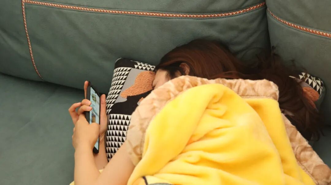 改善睡眠质量方法_睡眠改善技巧_温水泡脚助眠技巧