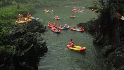 高过河漂流门票直播活动_神秘嘉宾做客直播间送漂流门票_高过河刺激漂