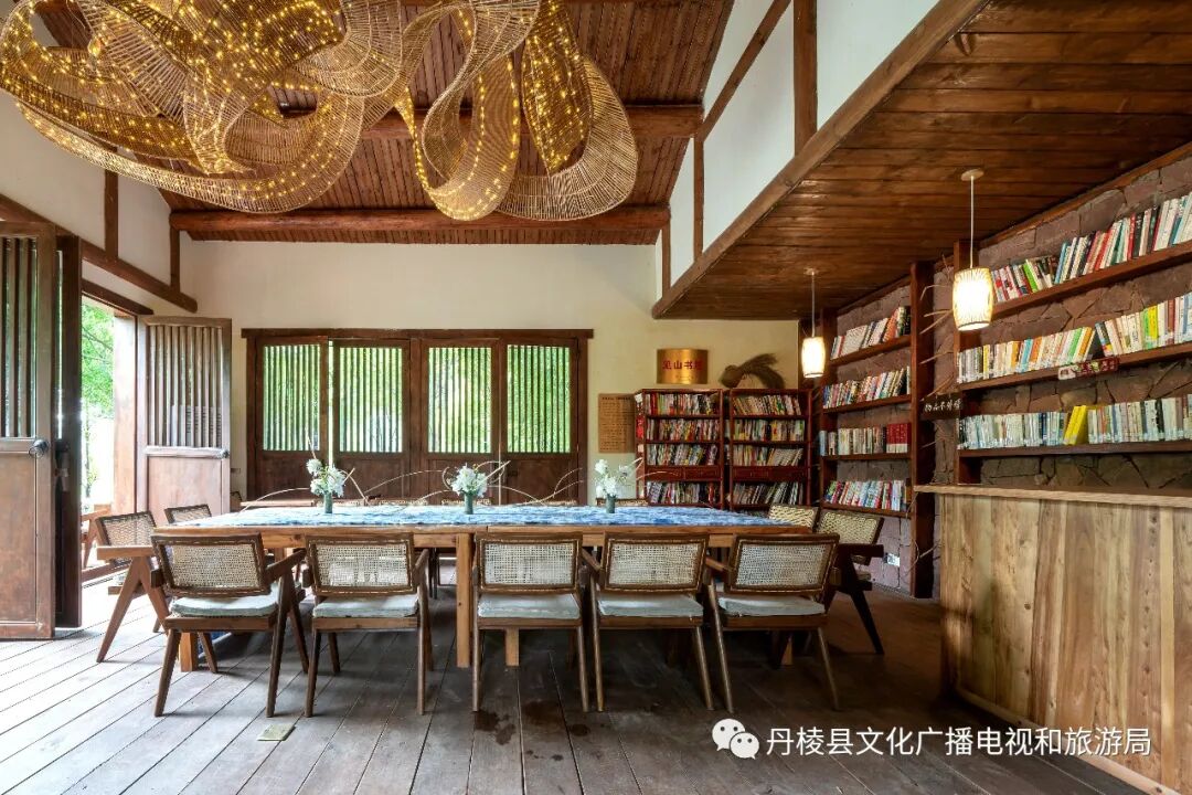 山村民宿预订_古村民宿山水环绕_粉墙黛瓦原生态民宿