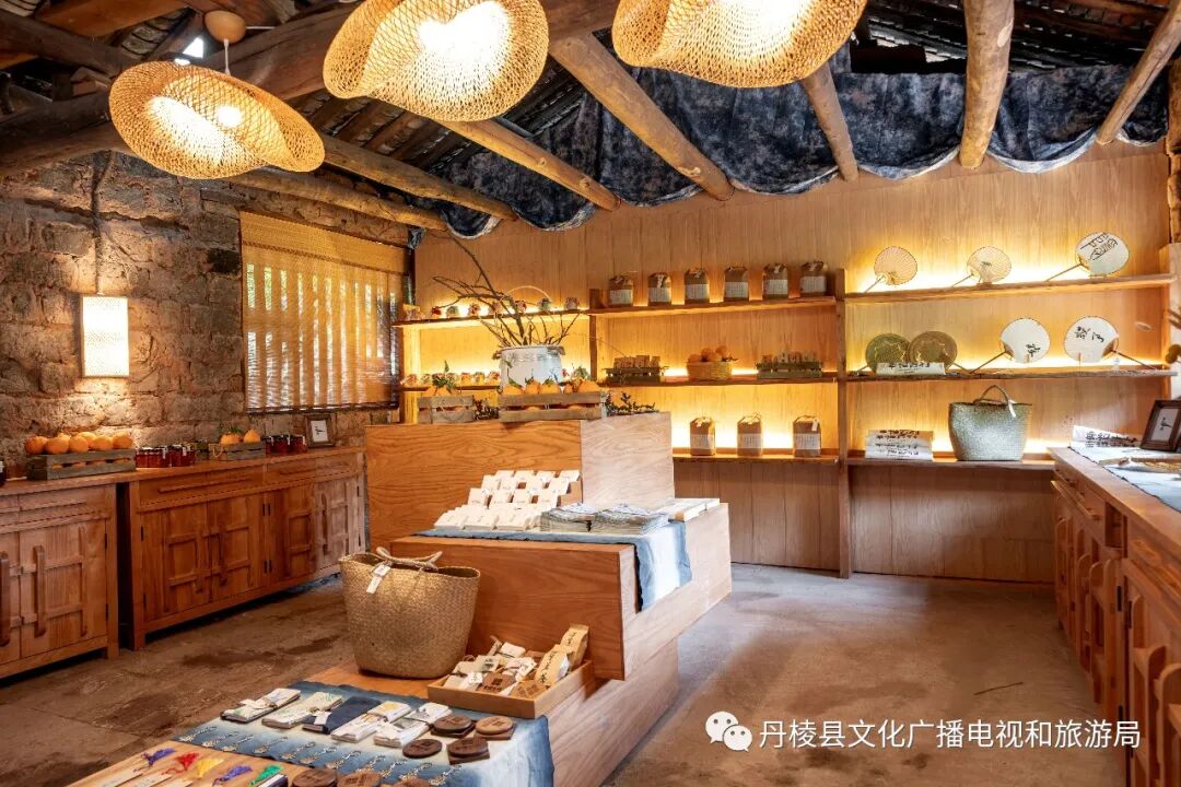古村民宿山水环绕_山村民宿预订_粉墙黛瓦原生态民宿