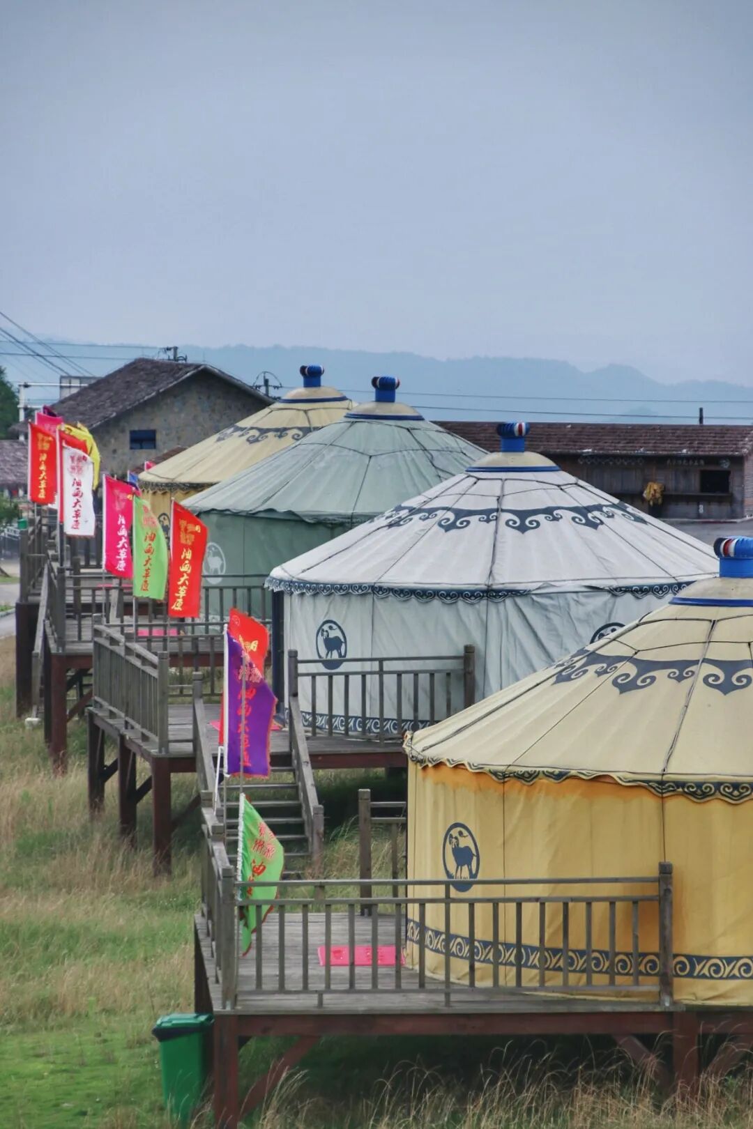 龙里油画大草原观光缆车_贵阳周边游_龙里油画大草原蒙古包住宿