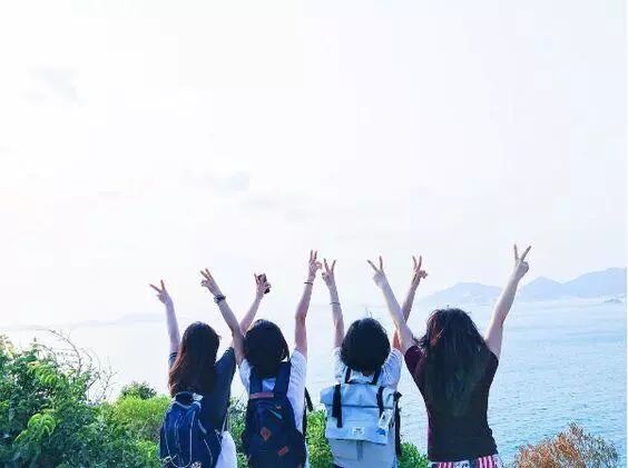 旅游合照姿势_5秒搞定旅游合照_闺蜜出游攻略