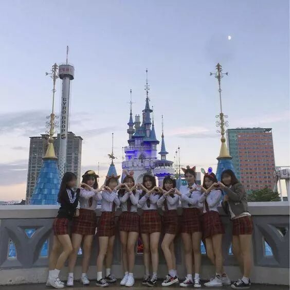 5秒搞定旅游合照_闺蜜出游攻略_旅游合照姿势