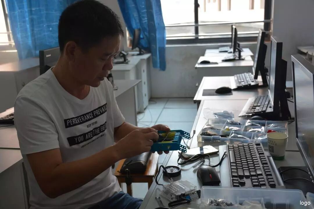 3D打印机激光雕刻机机器人活动_金东区中小学机器人项目培训_机器人培训