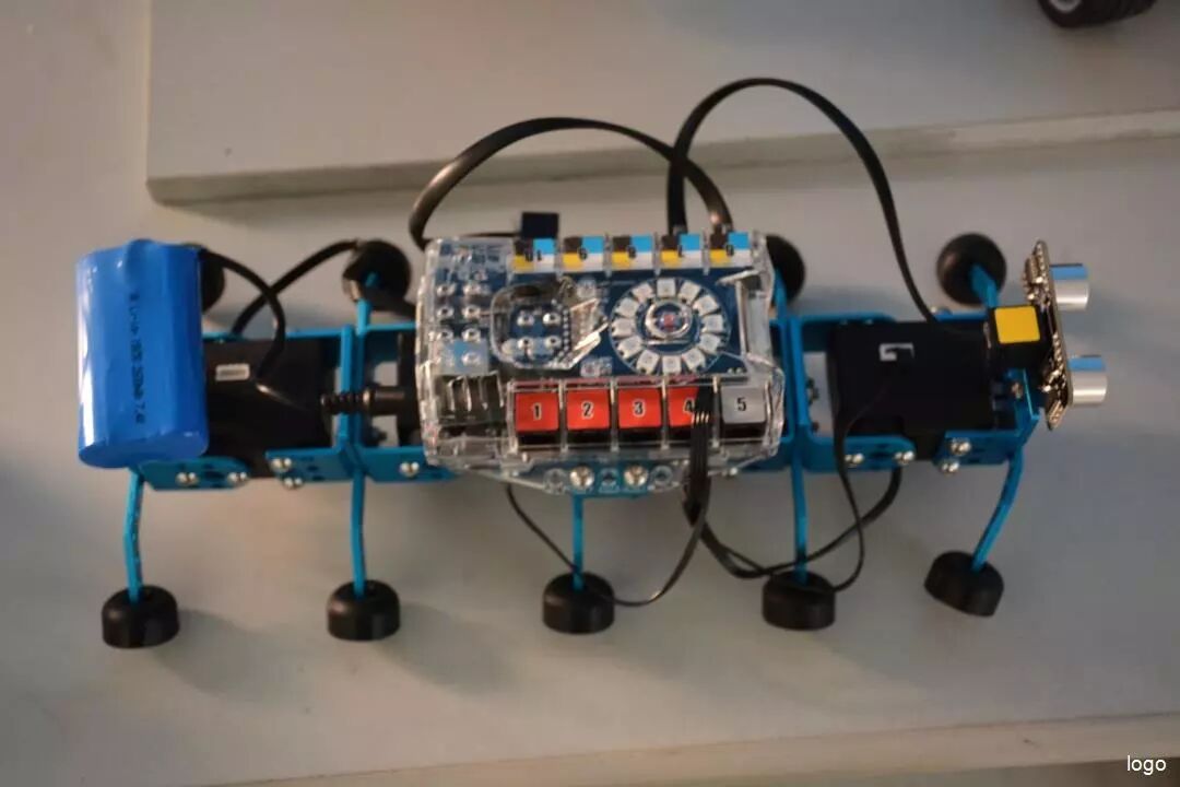 金东区中小学机器人项目培训_3D打印机激光雕刻机机器人活动_机器人培训