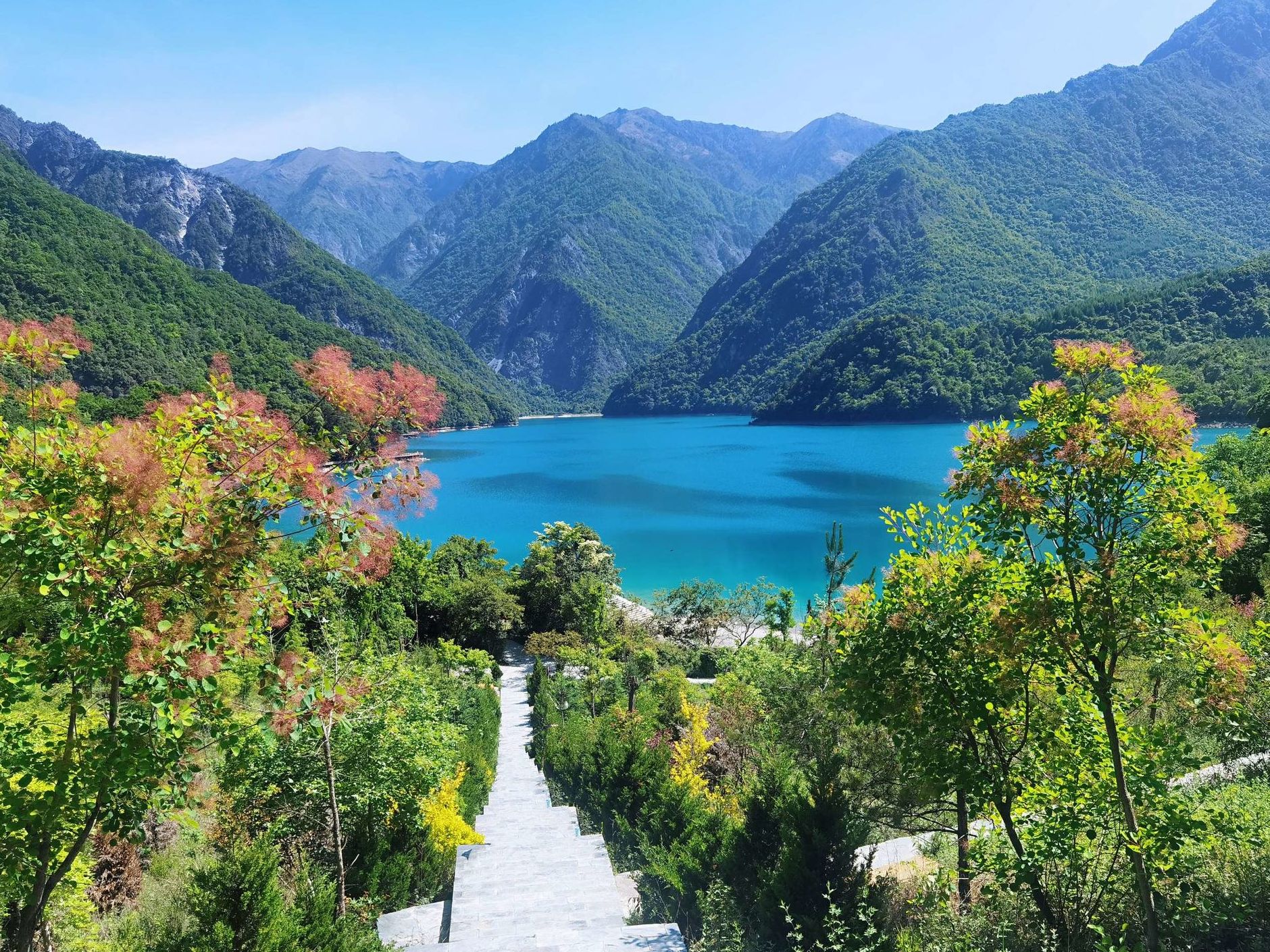 人少景美旅行攻略_国庆小众绝美目的地_温泉度假推荐