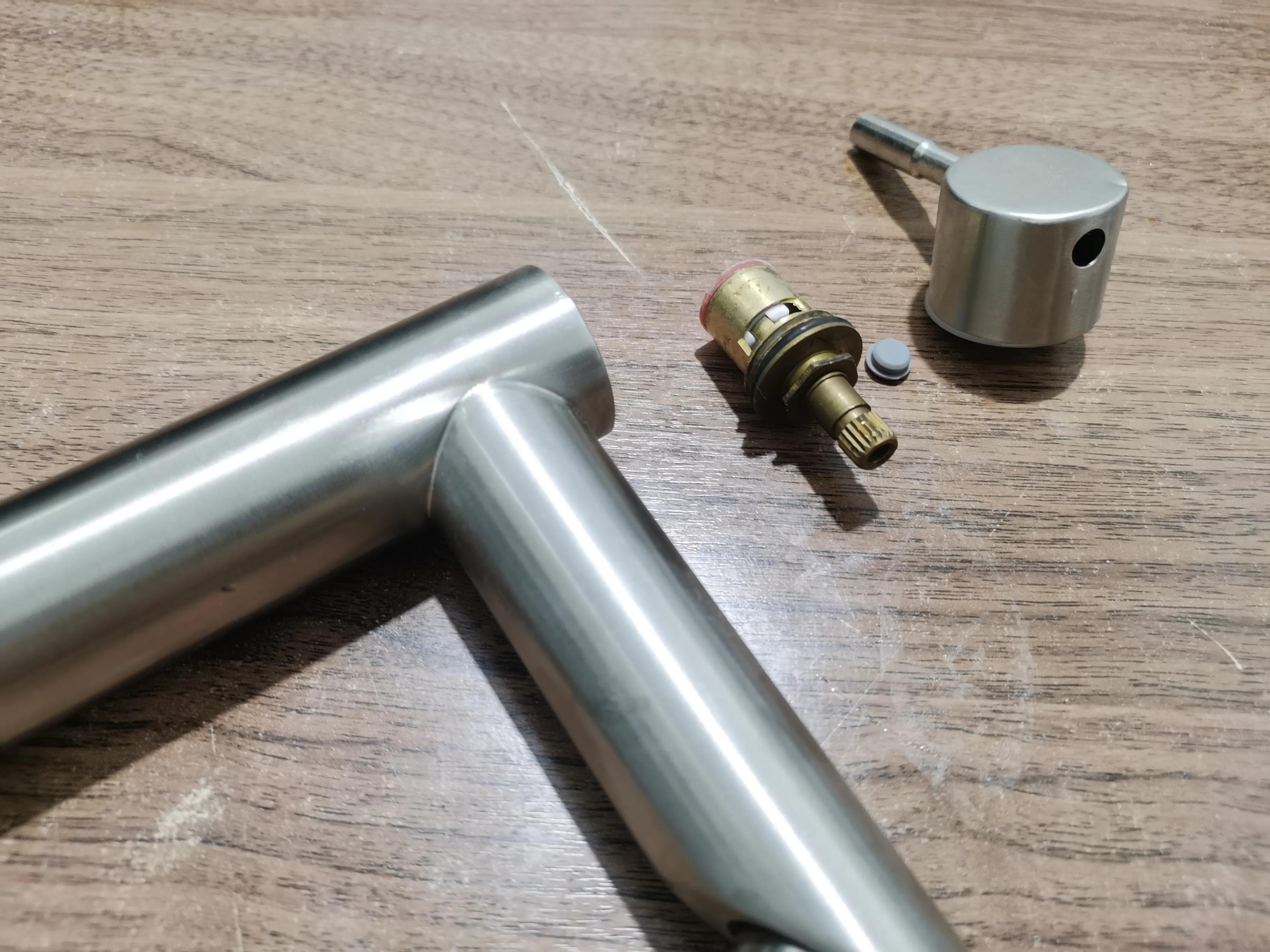水龙头维修技巧_水龙头出水分叉或水量减少解决方法_水龙头出水口漏水维修步骤