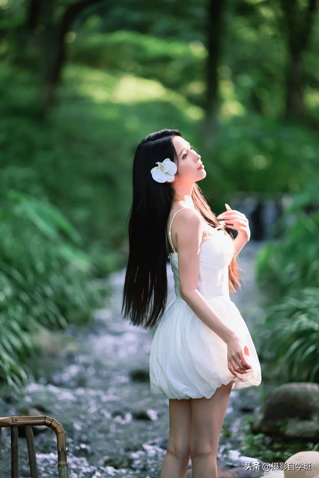 溯溪拍照技巧大全_溯溪安全指南_夏日户外溯溪摄影姿势